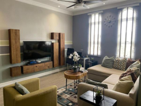 The Sky Lounge 2BD APT with Amazing Roof Deck Views